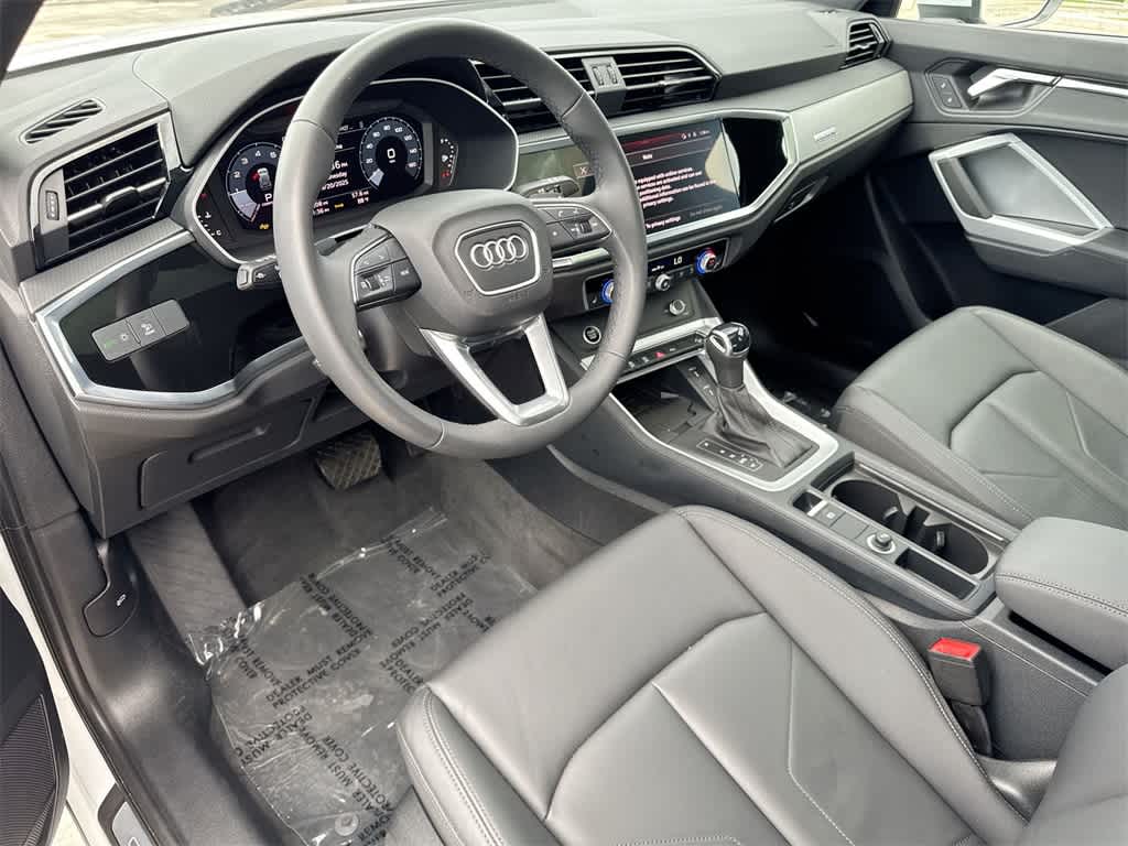 Thumbnail: 2024 Audi Q3 - 13