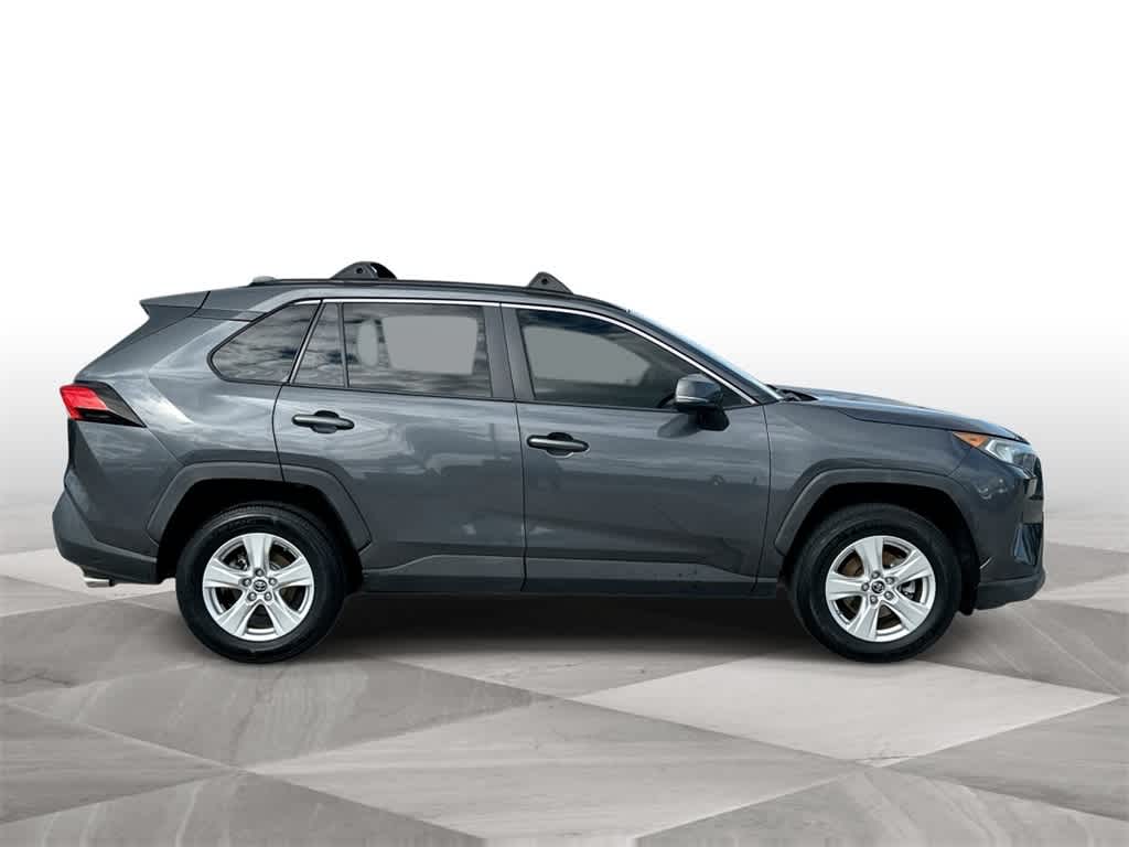 Thumbnail: 2019 Toyota RAV4 - 9