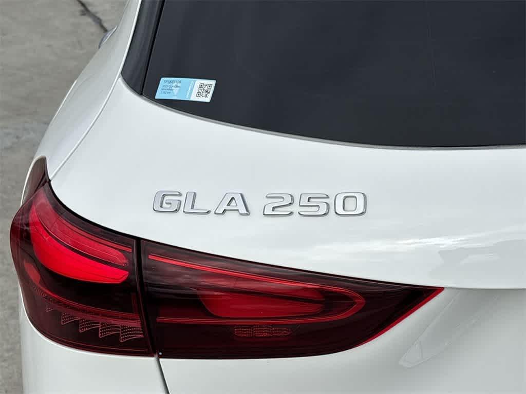 Thumbnail: 2025 Mercedes-Benz GLA - 10