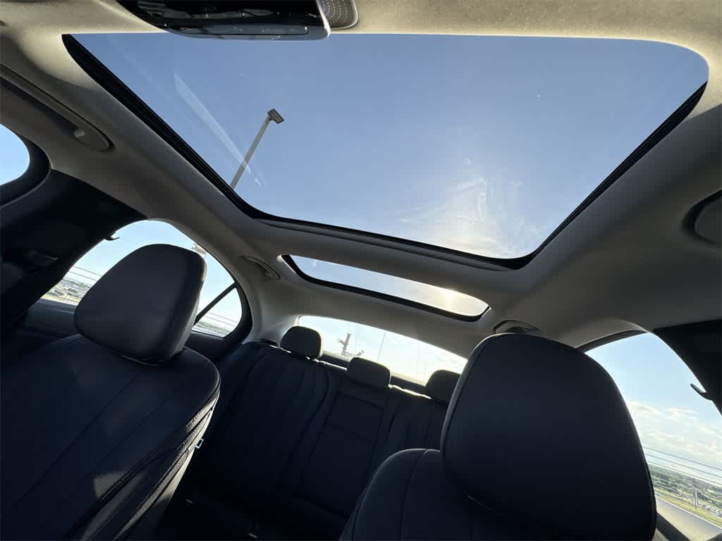 Thumbnail: 2025 Mercedes-Benz E-Class - 16