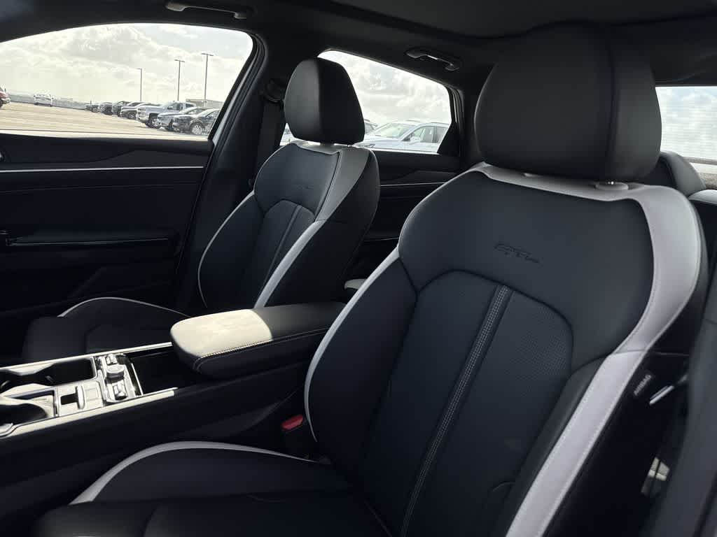 Thumbnail: 2025 Kia K5 - 13