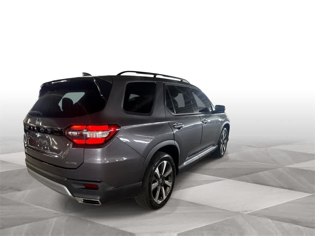 Thumbnail: 2023 Honda Pilot - 8