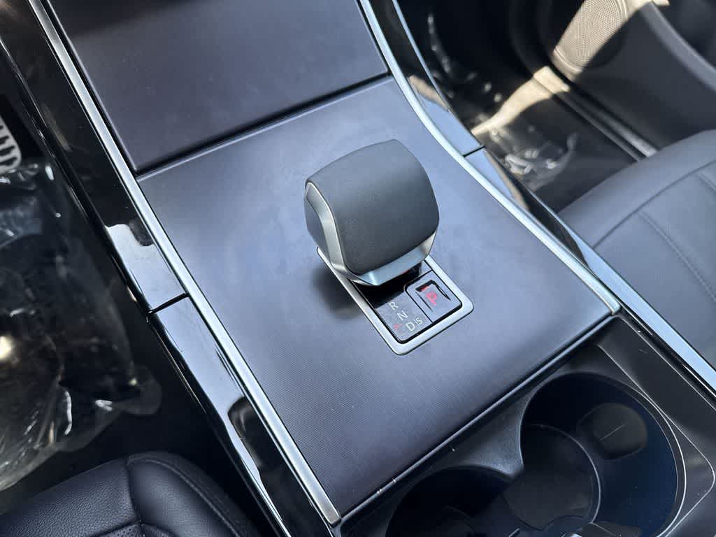 Thumbnail: 2026 Land Rover Range Rover Evoque - 20