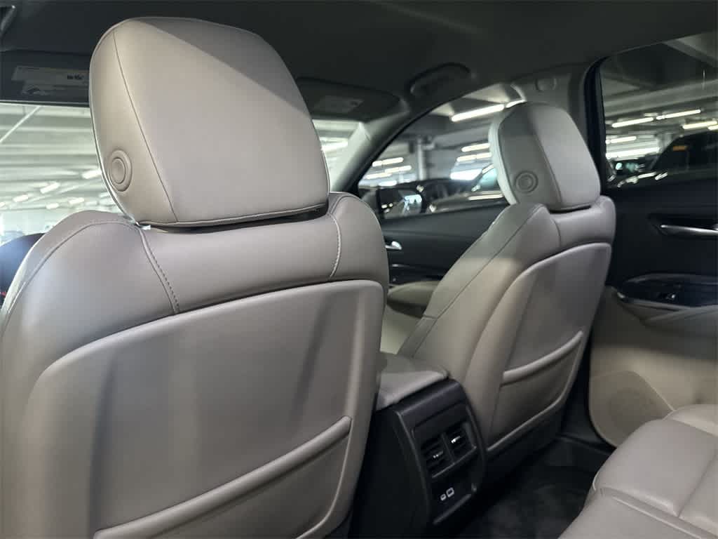 Thumbnail: 2023 Cadillac XT4 - 22