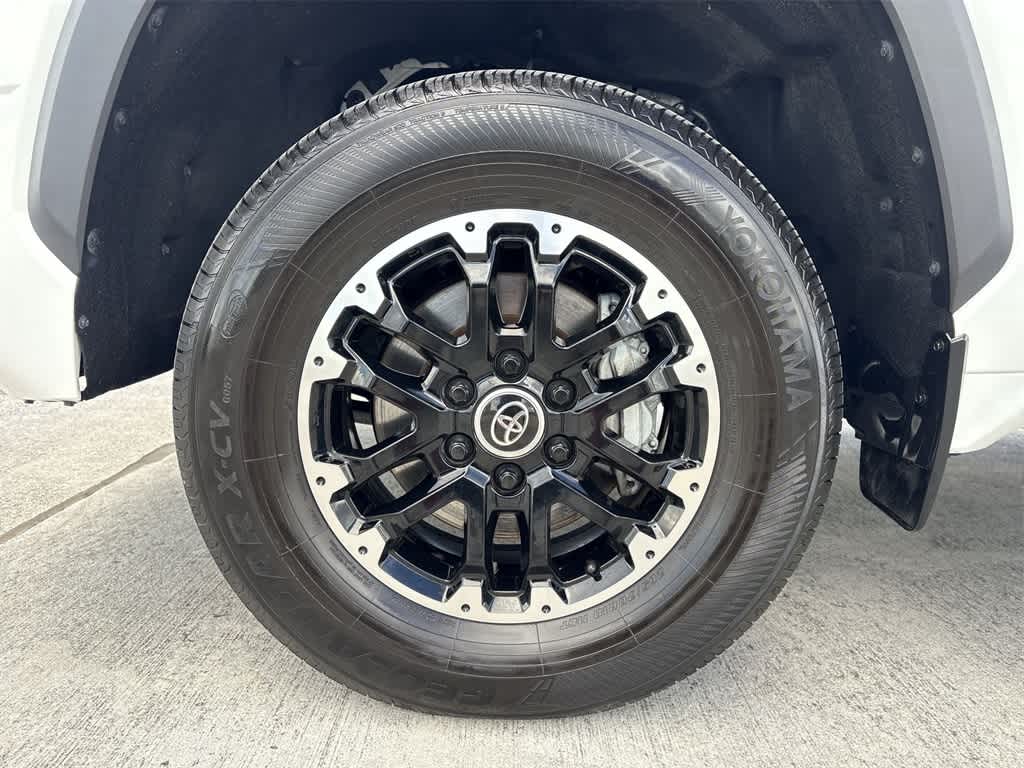 Thumbnail: 2022 Toyota Tundra - 11