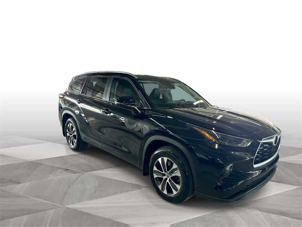 Thumbnail: 2024 Toyota Highlander - 2