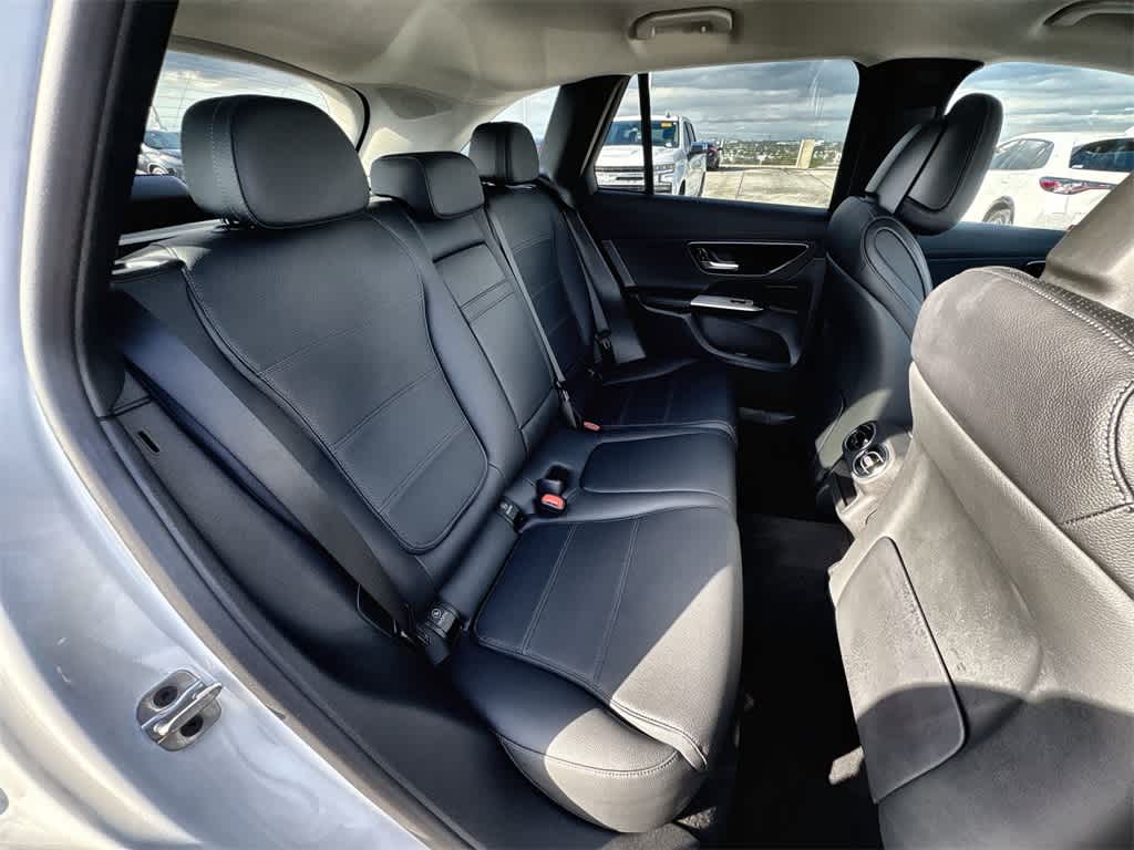 Thumbnail: 2024 Mercedes-Benz GLC - 25