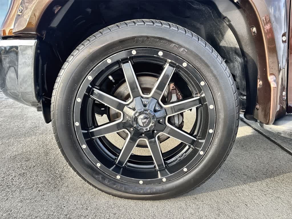 Thumbnail: 2015 Toyota Tundra - 11