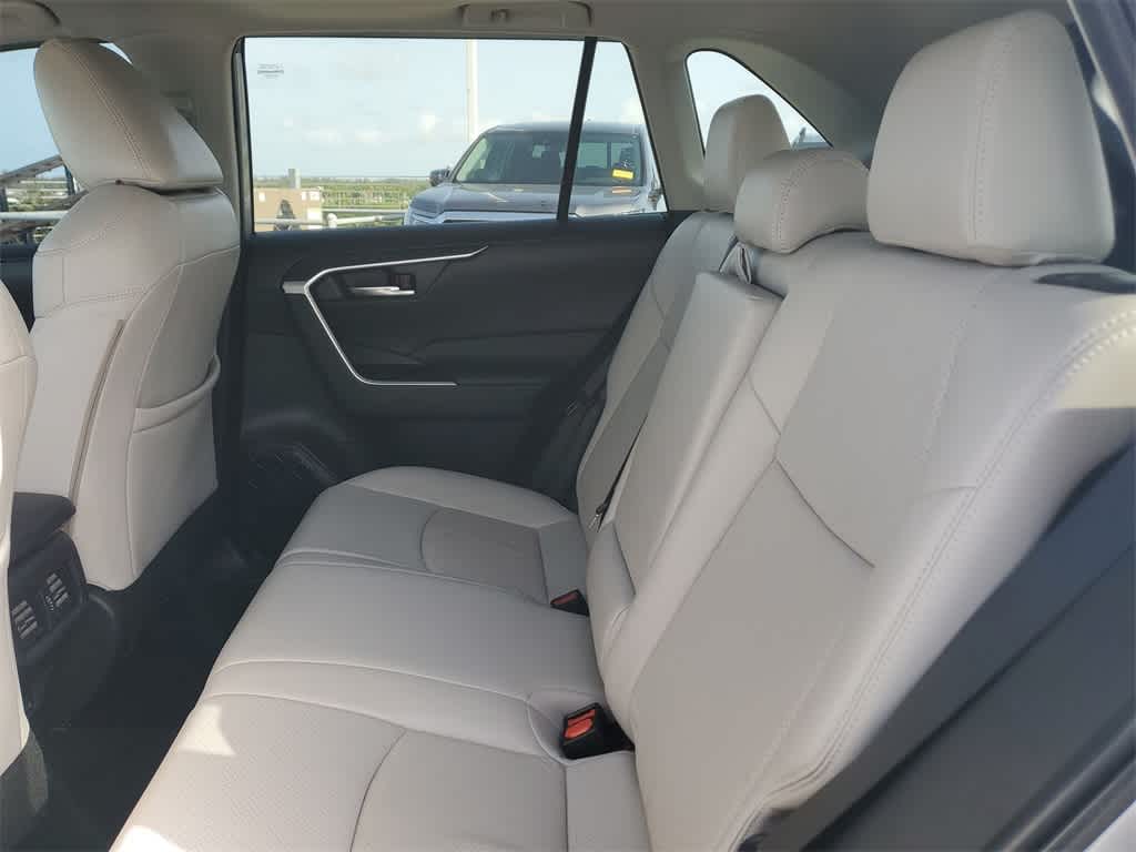 2024 Toyota RAV4 XLE 14