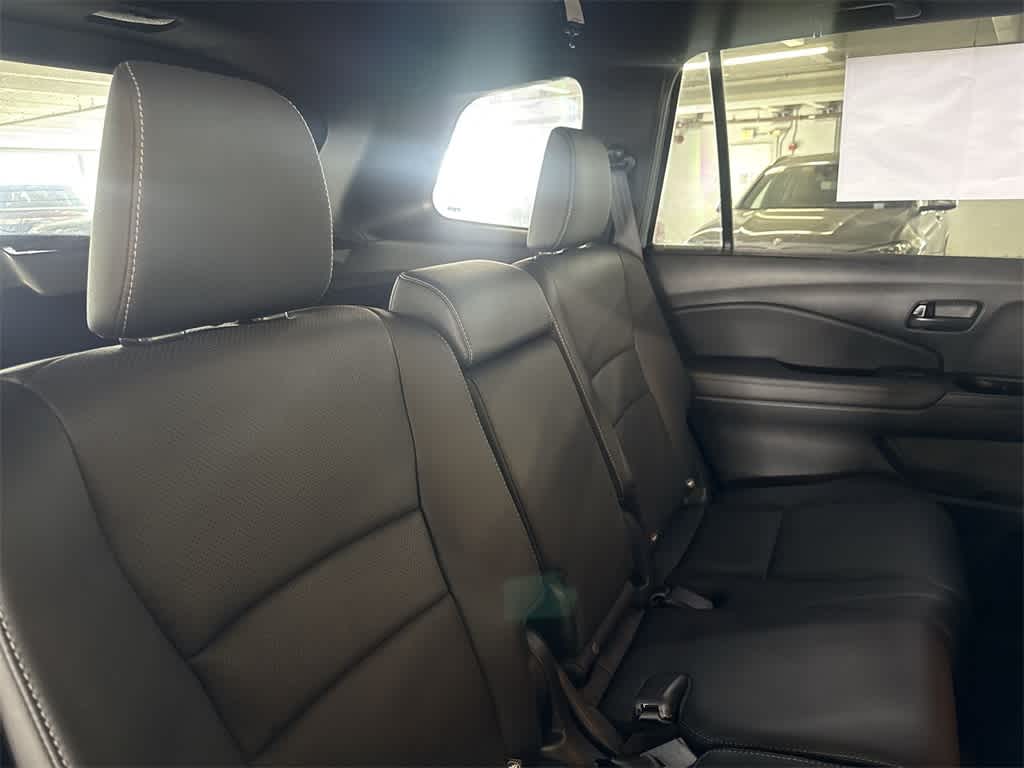 Thumbnail: 2022 Honda Passport - 25