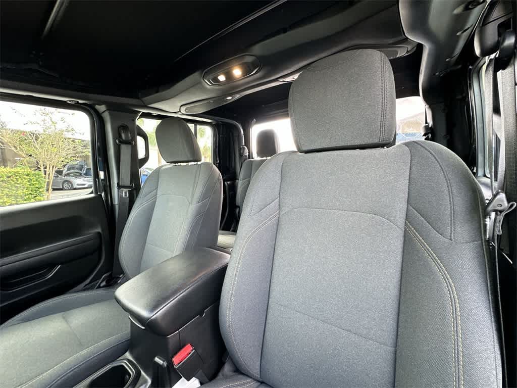 Thumbnail: 2024 Jeep Gladiator - 13