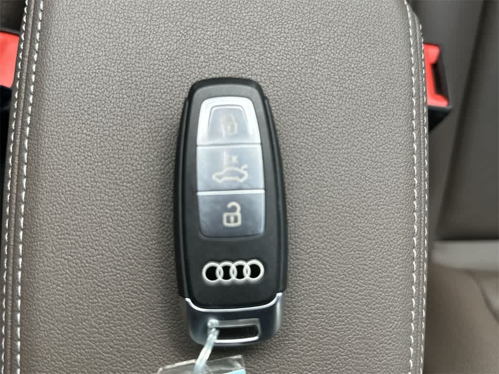 Thumbnail: 2025 Audi Q4 e-tron - 27