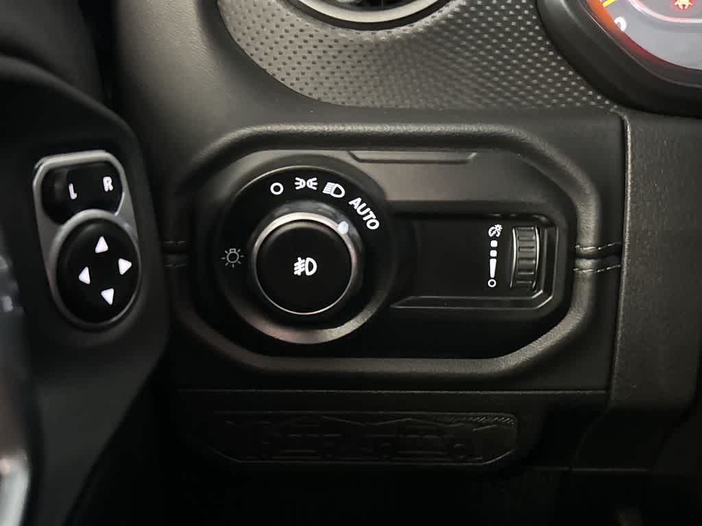 Thumbnail: 2024 Jeep Wrangler - 16