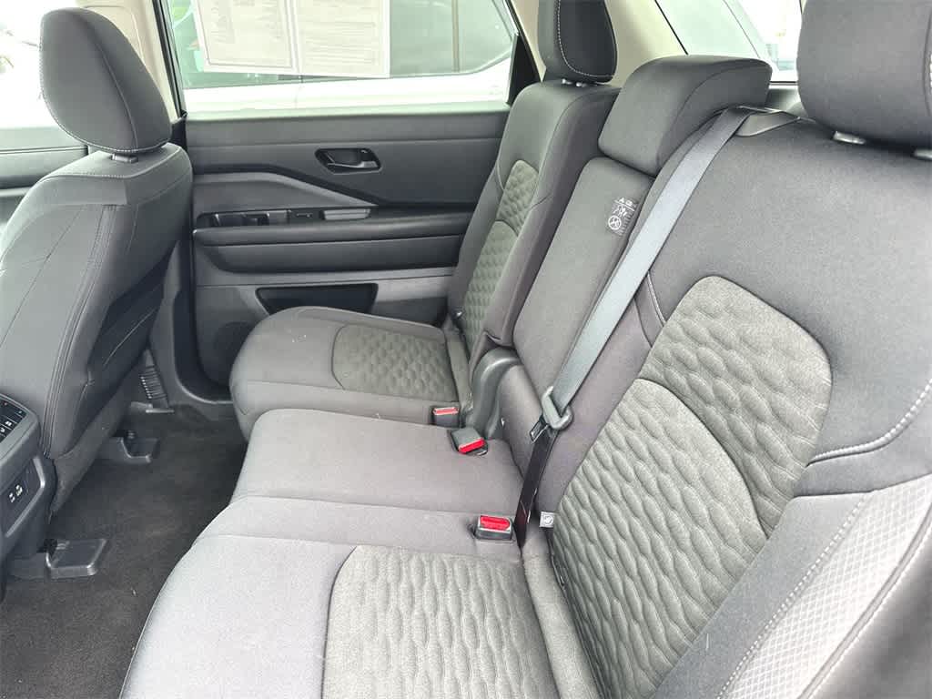 2024 Nissan Pathfinder SV 12