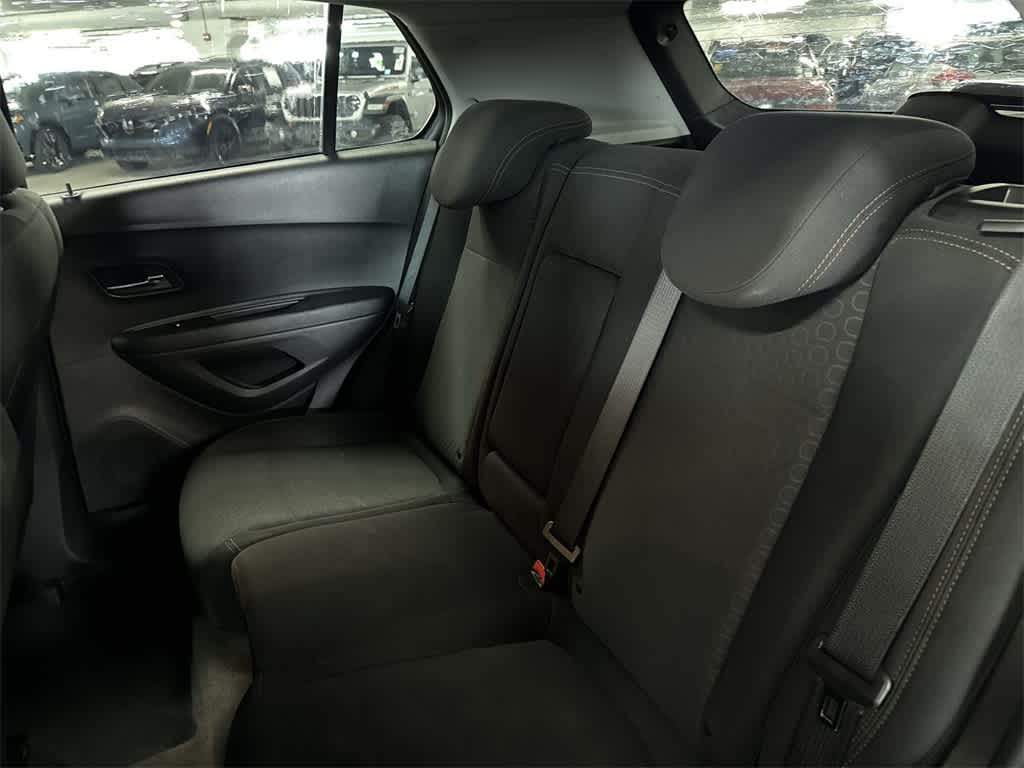 Thumbnail: 2020 Chevrolet Trax - 21