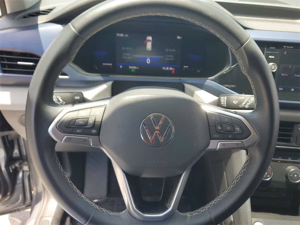 2022 Volkswagen Taos SE 15