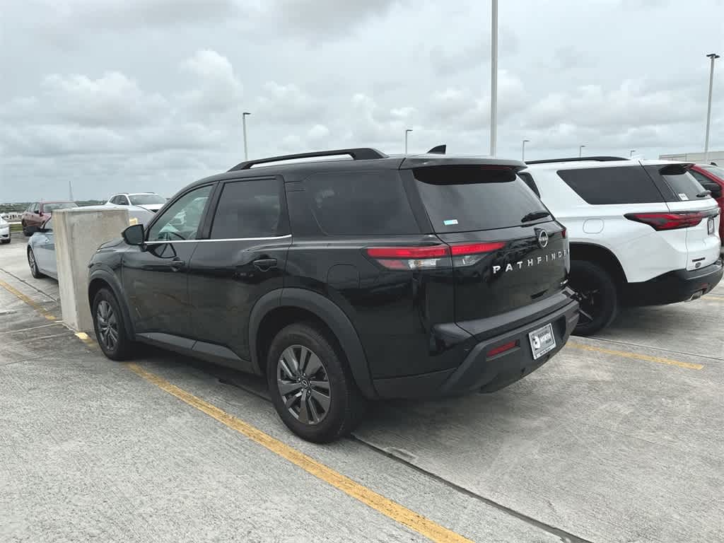 2024 Nissan Pathfinder SV 3