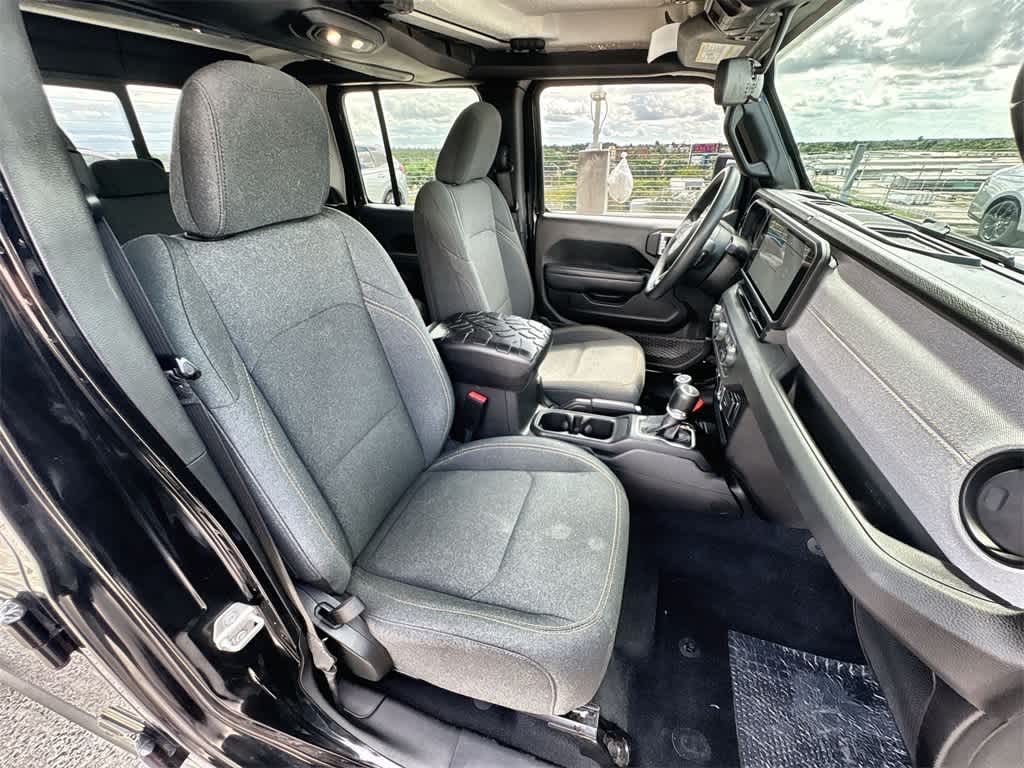 Thumbnail: 2024 Jeep Gladiator - 25