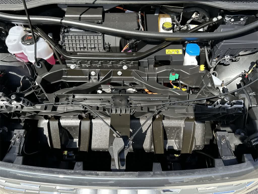 Thumbnail: 2025 Audi Q4 e-tron - 12