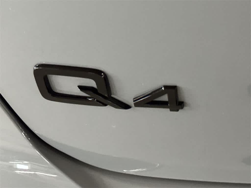 Thumbnail: 2024 Audi Q4 e-tron - 10