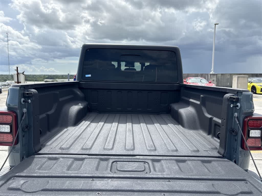 Thumbnail: 2024 Jeep Gladiator - 24