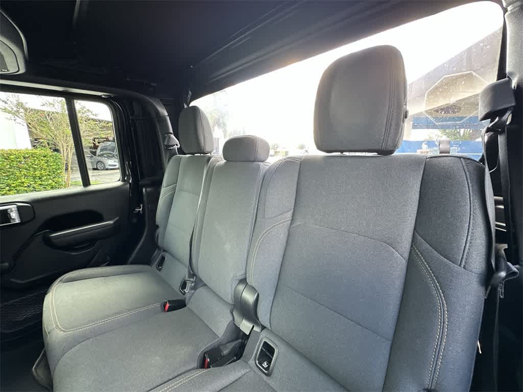 Thumbnail: 2024 Jeep Gladiator - 21