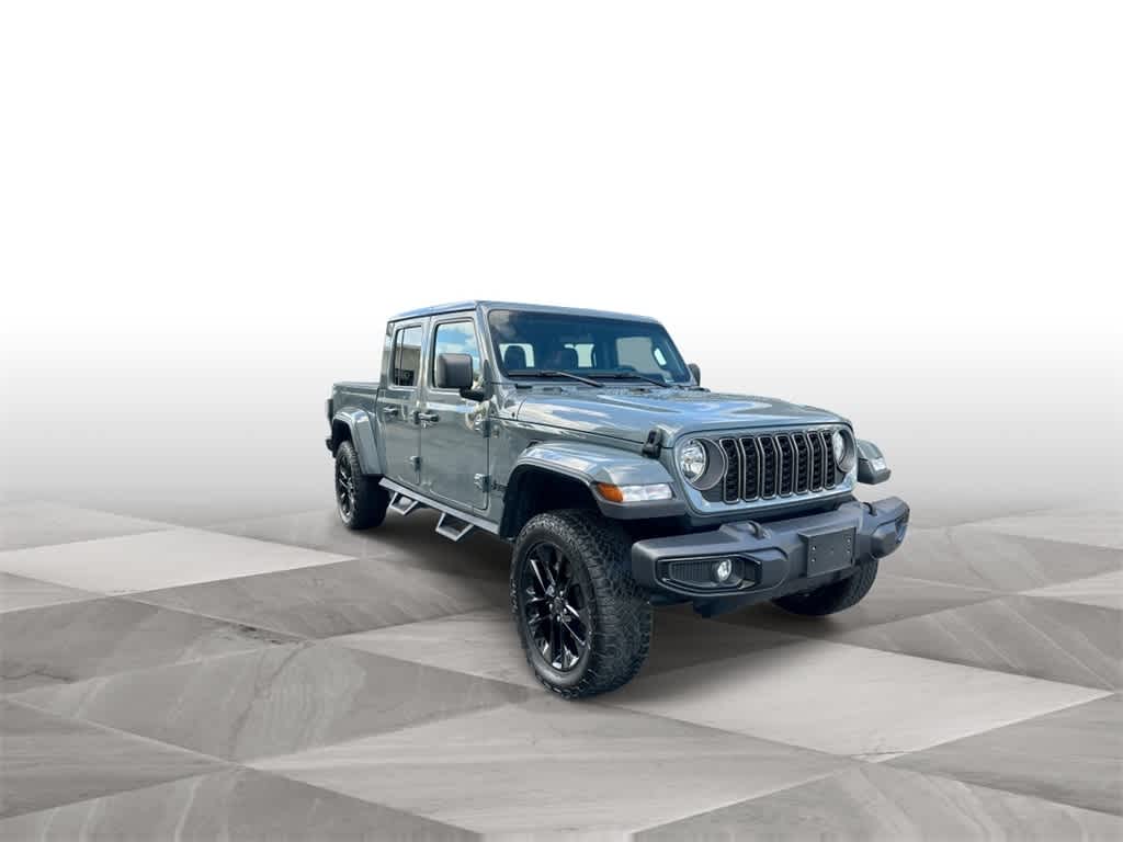 Thumbnail: 2025 Jeep Gladiator - 2