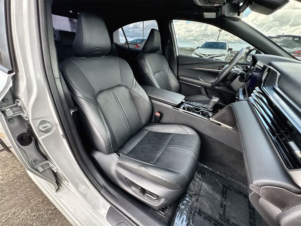 Thumbnail: 2025 Toyota Camry - 26