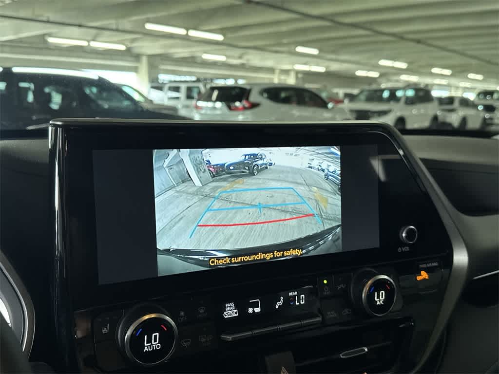 Thumbnail: 2024 Toyota Highlander - 18
