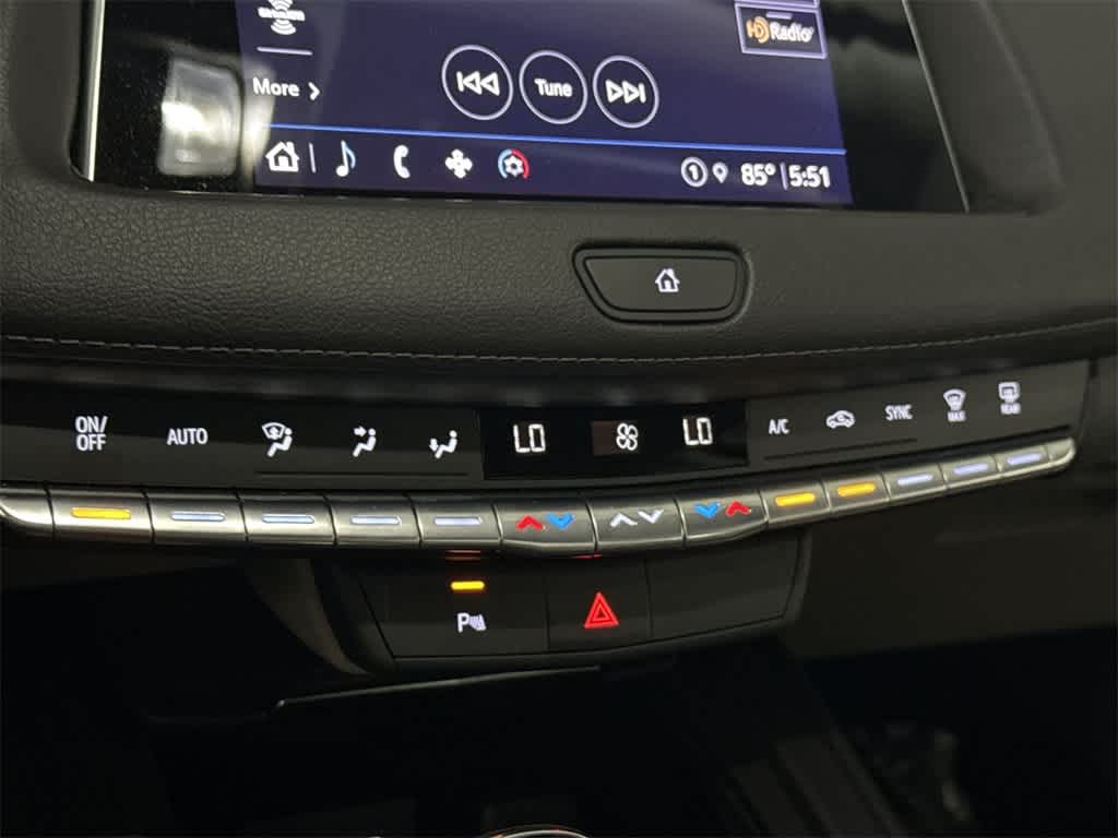 Thumbnail: 2023 Cadillac XT4 - 19