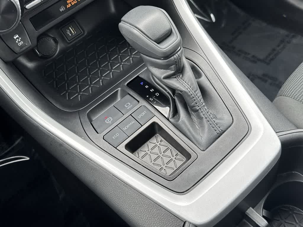 Thumbnail: 2025 Toyota RAV4 - 20