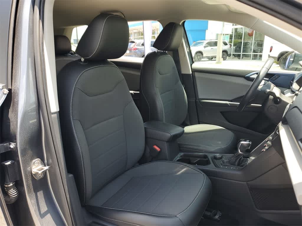 2022 Volkswagen Taos SE 14