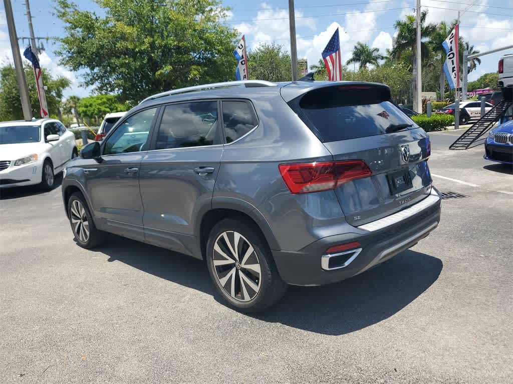 2022 Volkswagen Taos SE 4