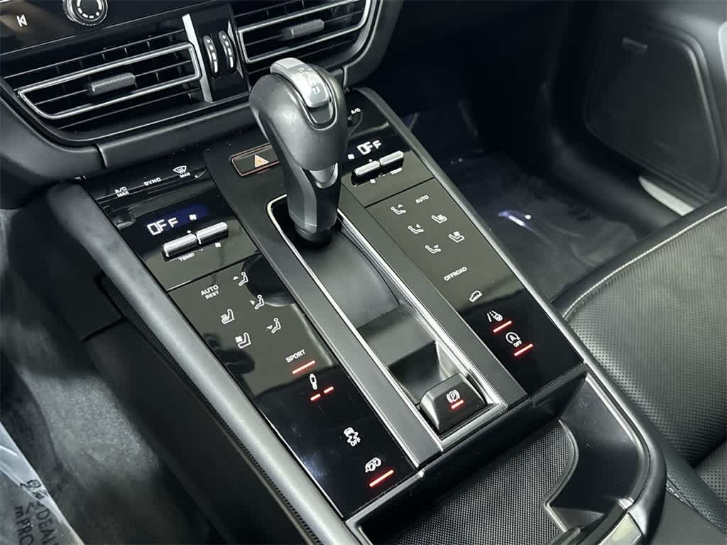 Thumbnail: 2024 Porsche Macan - 19