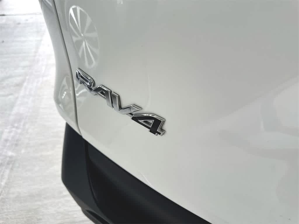 2024 Toyota RAV4 XLE 7