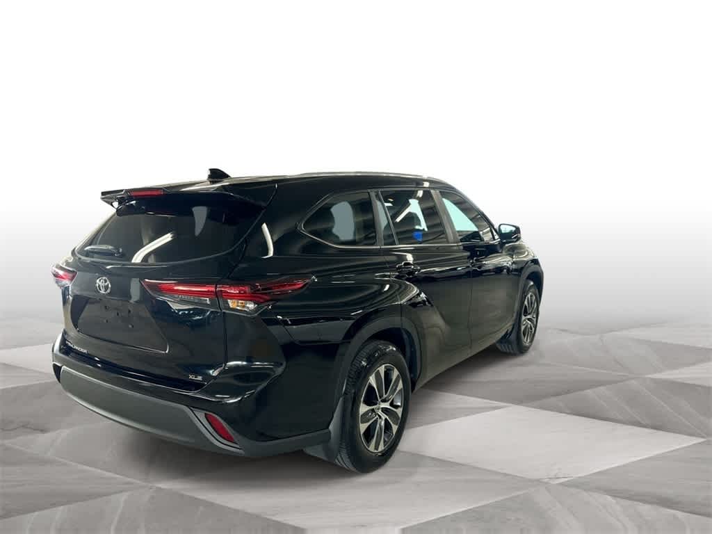 Thumbnail: 2024 Toyota Highlander - 8