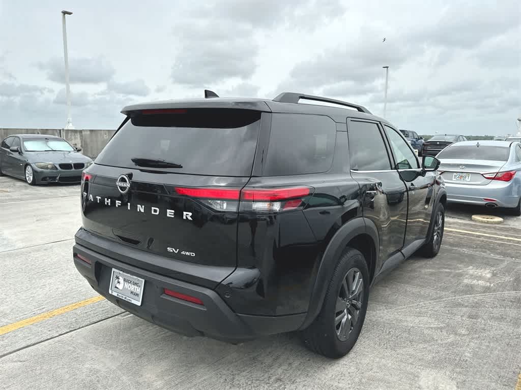 2024 Nissan Pathfinder SV 4