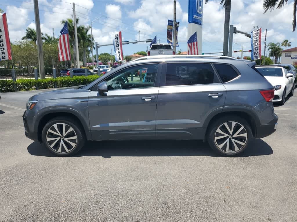 2022 Volkswagen Taos SE 3