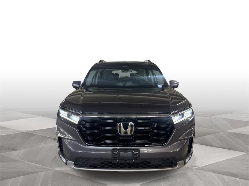 Thumbnail: 2023 Honda Pilot - 3
