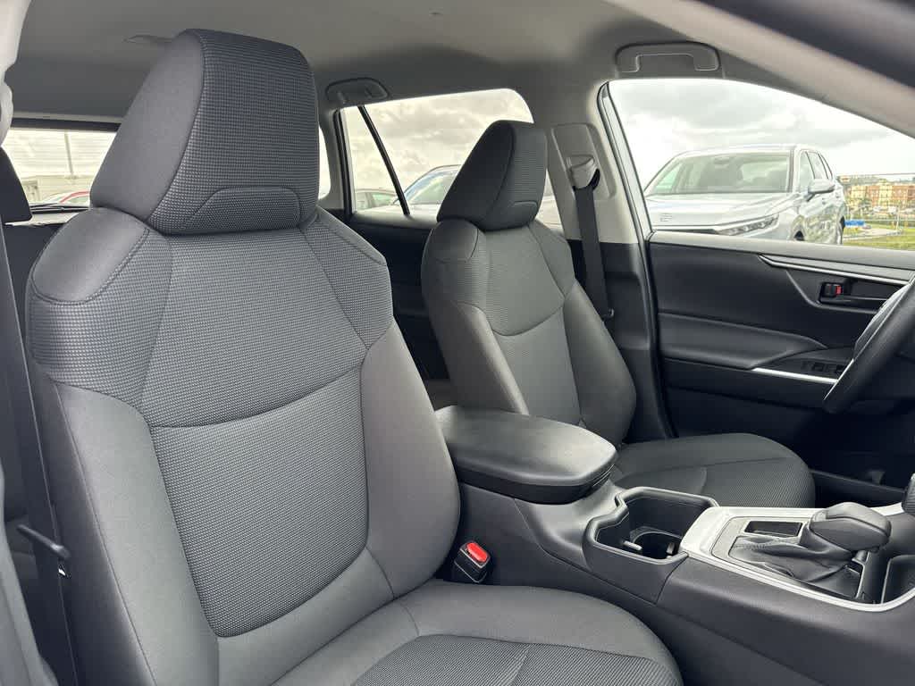 Thumbnail: 2025 Toyota RAV4 - 26