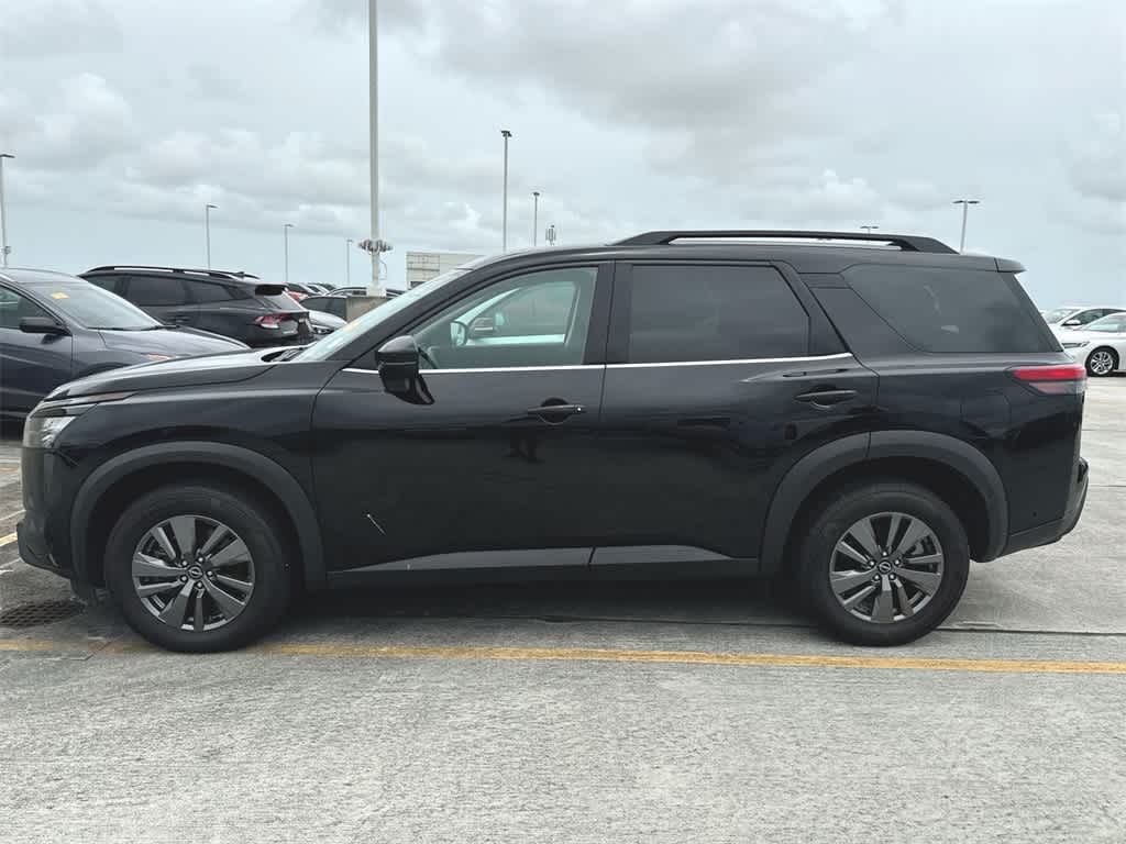 2024 Nissan Pathfinder SV 2