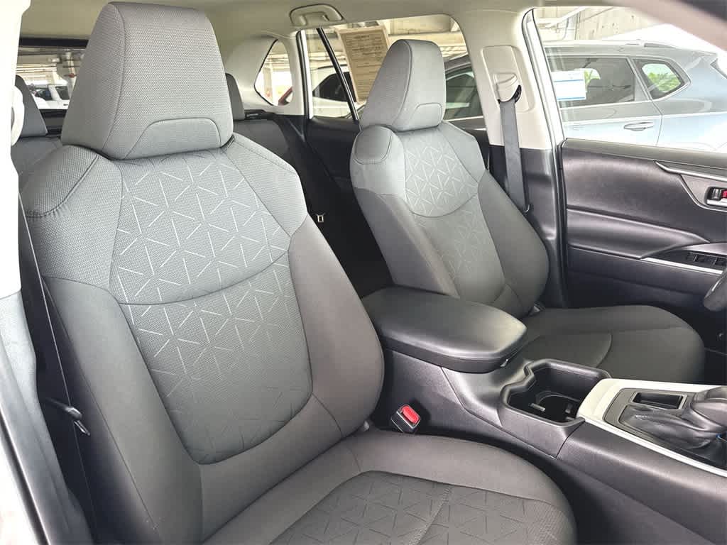 2024 Toyota RAV4 XLE 14