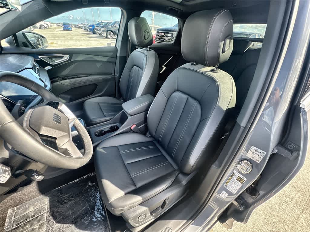 Thumbnail: 2025 Audi Q4 e-tron - 13