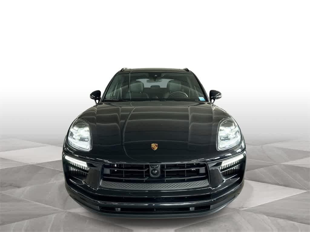 Thumbnail: 2024 Porsche Macan - 3