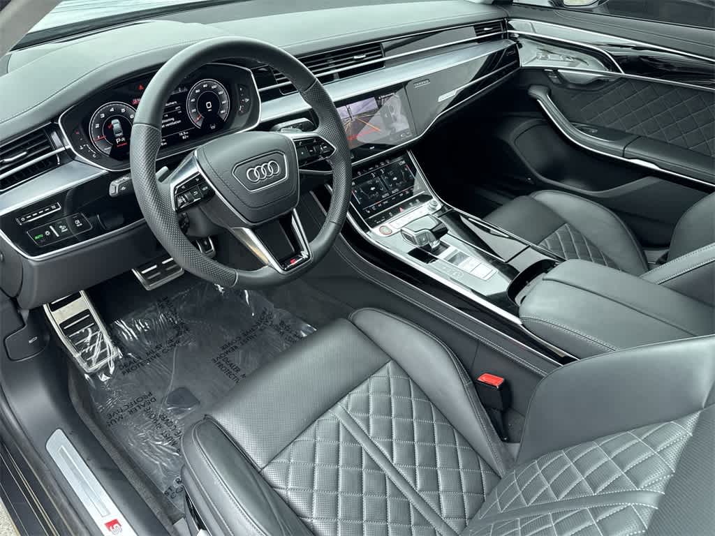 Thumbnail: 2023 Audi S8 - 13