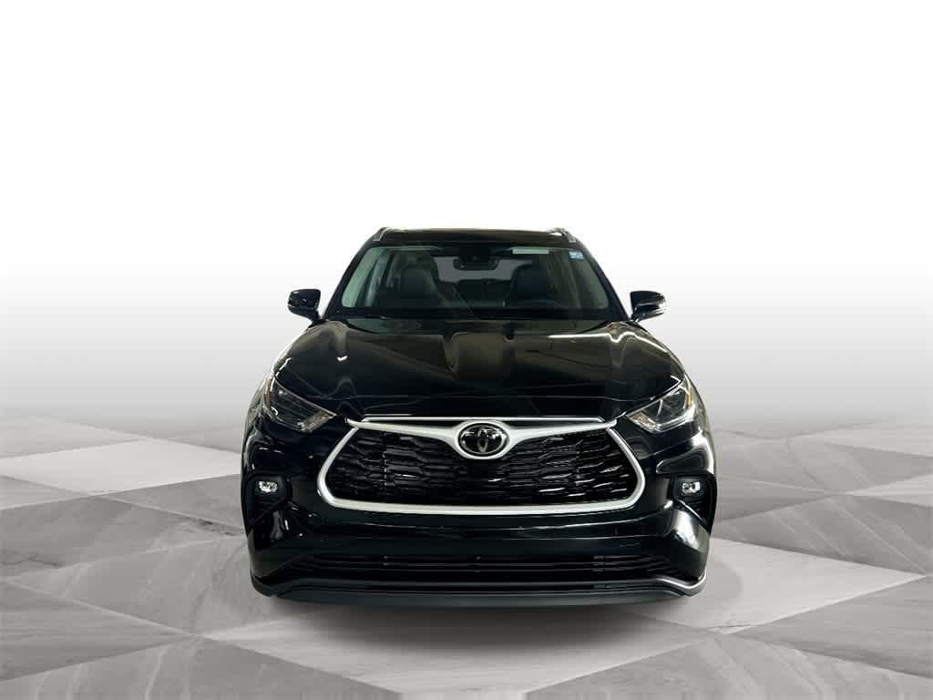 Thumbnail: 2024 Toyota Highlander - 3