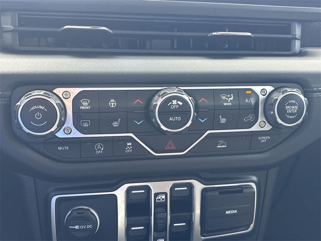 Thumbnail: 2024 Jeep Gladiator - 19