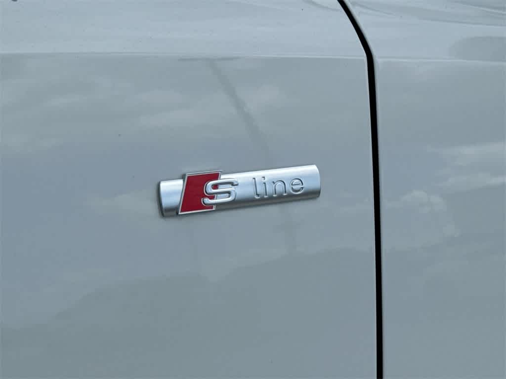 Thumbnail: 2024 Audi Q3 - 10