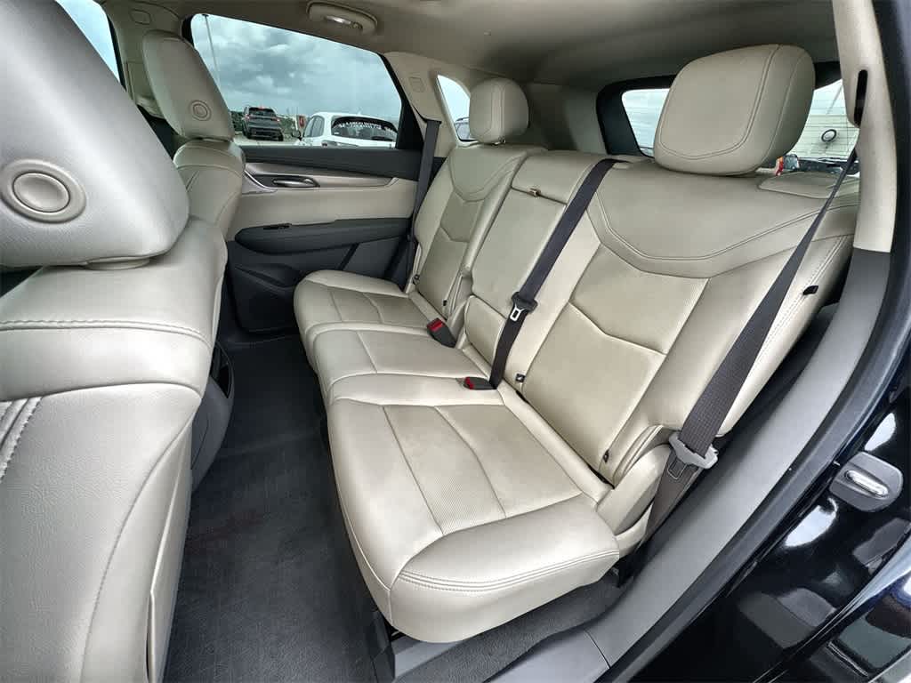 Thumbnail: 2023 Cadillac XT5 - 21