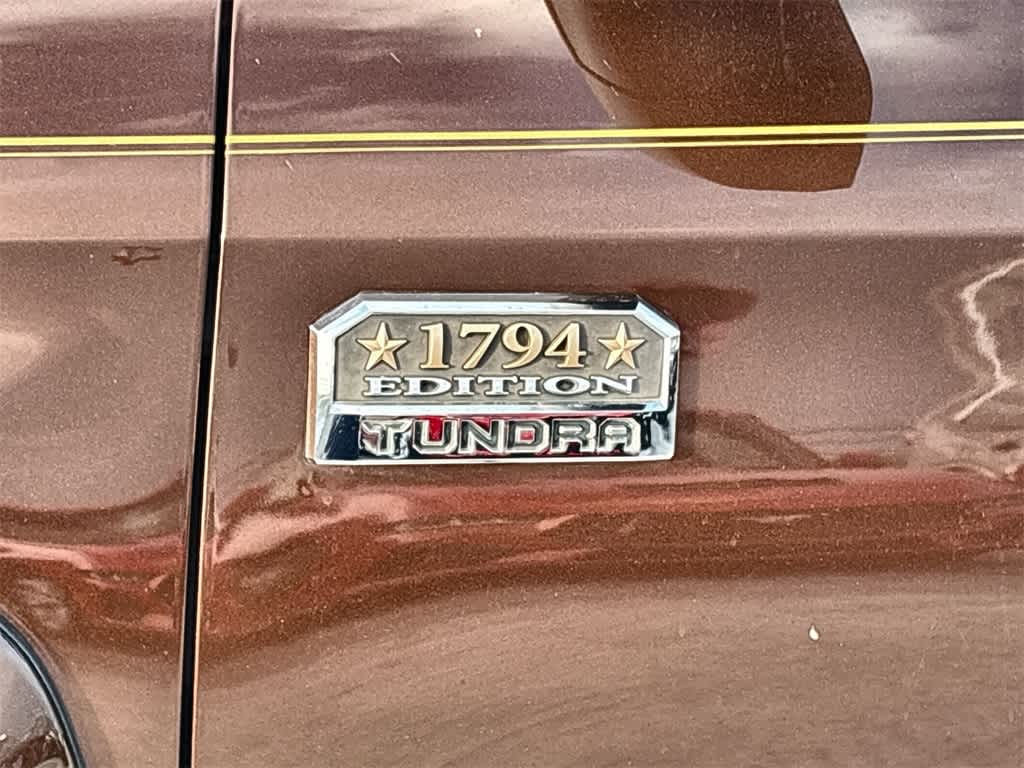 Thumbnail: 2015 Toyota Tundra - 10